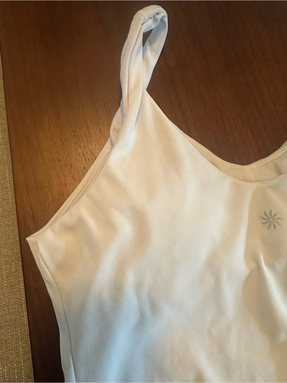 Athleta EUC Women’s White Built in Bar Top - Picture 6 of 9